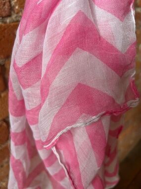 Stylish chevron print women’s scarf